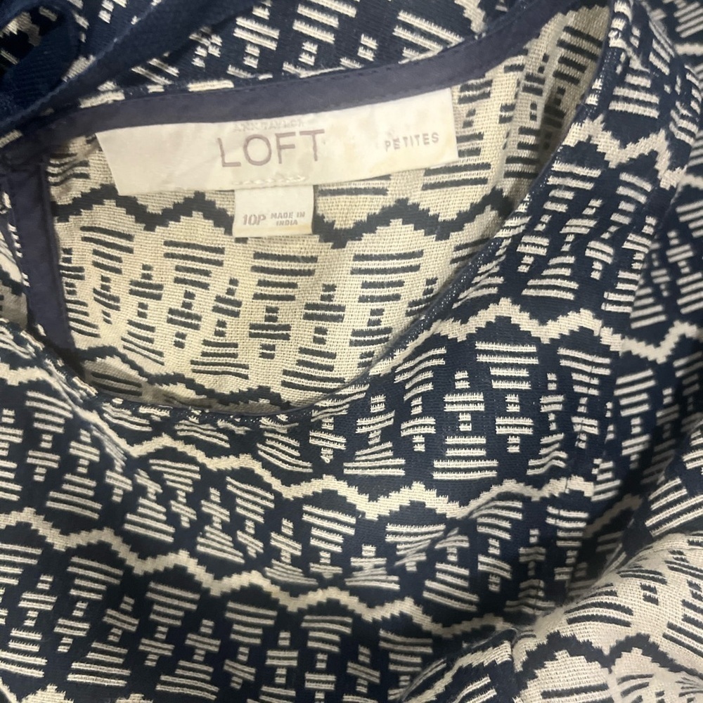LOFT Pleaded Shift Midi Navy and Cream Geometric Dress Sz 10 - Picture 5 of 7